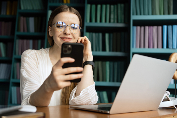 Korak 1: JAVITE NAM SE